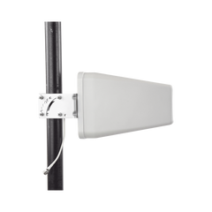 Antena Direccional de Banda Ancha de Alto Desempeño, 698-960 MHz / 1695-2700 MHz, conector N hembra. 50 Ohm de impedancia.