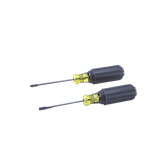 Juego de 8 Desarmadores con Mango Cushion-Grip™: 2 de punta Plana de 1/4'' (6.4 mm) y 5/16'' (7.9 mm); 2 de punta Cabinet de 5/16'' (7.9 mm) y 3/16'' (4.8 mm); tres de punta Phillips n.º 1, n.º 2 y n