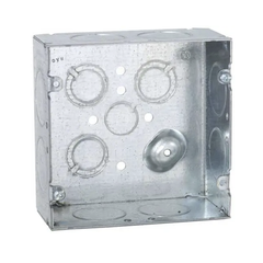 Caja Cuadrada 4 11/16 x 4 11/16"/ Profundidad 2- 1/8"/ Cuenta con 1 Entrada de 1/2", 8 de 1" y 3 TKO (1/2"-3/4").