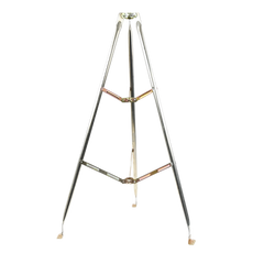 Montaje de tripie para exterior, altura total del tripie 1.52 m. Compatible con mástiles de hasta 3 m de largo 1 1/4 a 2" de diámetro