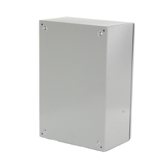 Gabinete Ventilado de Acero IP55 Uso en Exterior (400 x 600 x 250 mm) con Placa Trasera Interior Metálica y Compuerta Inferior Atornillable. Incluye Ventilador, Ventilas, filtros, Chapas y Llave T.