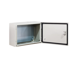 Gabinete de Acero IP66 Uso en Intemperie (500 x 300 x 300 mm) con Placa Trasera Interior Metálica y Compuerta Inferior Atornillable (Incluye Chapa y Llave T). Ideal para Centros de Carga y Tableros de Control