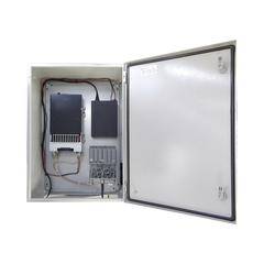 Gabinete de Acero IP66 Uso en Intemperie (500 x 700 x 250 mm) con Placa Trasera Interior Metálica y Compuerta Inferior Atornillable (Incluye Chapa y Llave T).