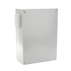 Gabinete Ventilado de Acero IP55 Uso en Exterior (500 x 700 x 250 mm) con Placa Trasera Interior Metálica y Compuerta Inferior Atornillable. Incluye Ventilador, Ventilas, filtros, Chapas y Llave T.