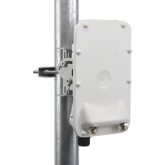 PTP-550 Hasta 1.36 GBps / 4910 - 6200 MHz / 802.11 AC Wave 2 MU-MIMO 4: 4x4 / BackHaul Conectorizado (C050055H014A)