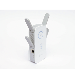 Repetidor / Extensor de Cobertura WiFi AC, 2600 Mbps, doble banda 2.4 GHz y 5 GHz, con 1 puerto 10/100/1000 Mbps, 4 antenas externas