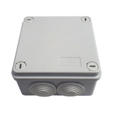 Caja tipo estanca IP55, con 6 entradas, tapa y tornillo de vuelta de 1/4, 100 X 100 X 50 mm, color gris