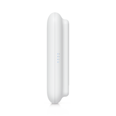 Access Point UniFi UK Ultra Navaja Suiza WiFi 5, MU-MIMO 2x2, instalación flexible, antena sectorial integrada, (2) conectores RP-SMA para antenas omnidireccionales externas, para interior o exterior (IPX6)