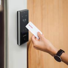 Lector Multitecnolgia de tarjetas Mifare, móviles atraves de Bluetooth