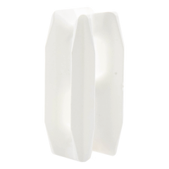 Aislador Blanco de Esquina para Cercos Eléctricos / 18 kV / Resinas Vírgenes / Resistencia 7.5-10.2 kg / Anti UV / 66 mm x 31.6 mm