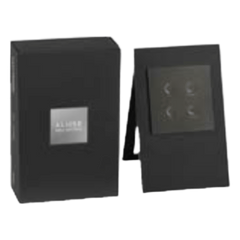 Exhibidor de mesa con muestrario de la botonera Lutron Alisse para punto de venta