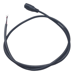 Cable con Conector Macho (Pigtail) / Forro Negro | Alimentación para Vcc con Puntas Libres | Polarizado | Largo 22 cm (8.66 Pulgadas) | Calibre 22AWG.