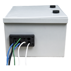 KIT de Gabinete de Poliéster (300 x 400 x 200 mm) + Controlador de Carga con Switch PoE (5) + Batería de 12V 7Ah