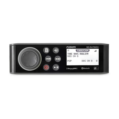 Sistema de Audio Marino MS-RA70 / Pantalla LCD Monocroma 2.6" / Tecnología Multi-Zone™? 2 Zonas / Potencia Pico 200 W / Bluetooth® y ANT® / Compatible con SiriusXM y DAB+ / IPX7 / USB para Actualizaciones