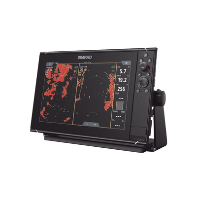 Pantalla Náutica NSS12 evo3S / Pantalla SolarMAX IPS 12 Pulgadas / Procesador iMX 8 / Ecosonda Integrada 1kW CHIRP / Conectividad Inalámbrica / Cartografía C-MAP® Preinstalada / Compatibilidad con Accesorios Simrad / Montaje Flush