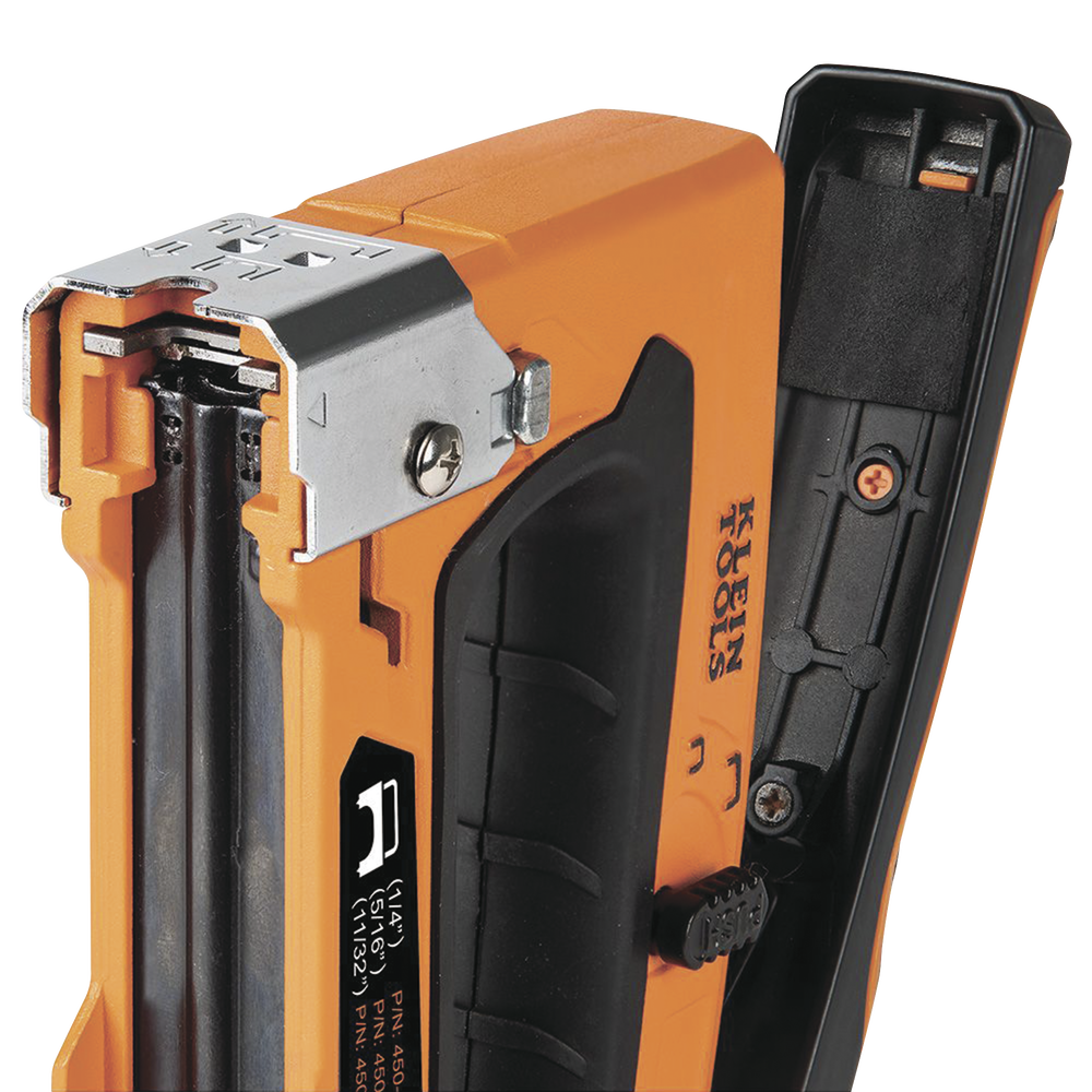 Grapadora para Cables de Voz, Datos y Video (UTP) a Madera / Tablaroca. Compatible con Grapas 450-001, 450-002, 450-003