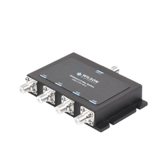 Divisor de potencia de 4 vías para la distribución de señal a dos antenas de servicio | 6 dB de pérdida por puerto | Conectores F hembra