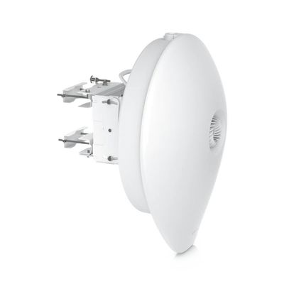 airFiber 60 XG Radio PtP 60 GHz (57–66 GHz) con Radio de Respaldo de 5 GHz, Para una Distancia de Hasta 4 km con Soporte SFP+