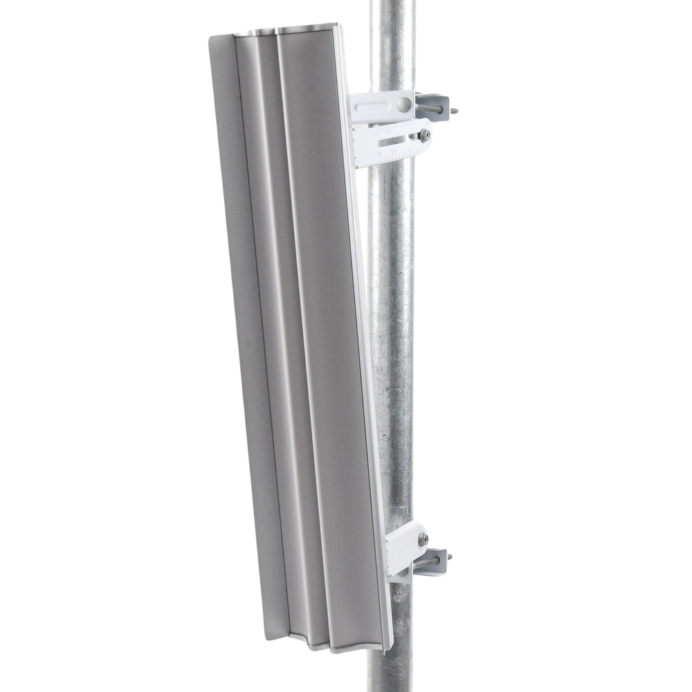 Antena sectorial para estaciones base airMAX AC de 60° de cobertura horizontal, en 5 GHz (5150 - 5875 MHz) de 21 dBi
