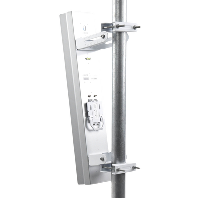 Antena sectorial para estaciones base airMAX AC de 60° de cobertura horizontal, en 5 GHz (5150 - 5875 MHz) de 21 dBi