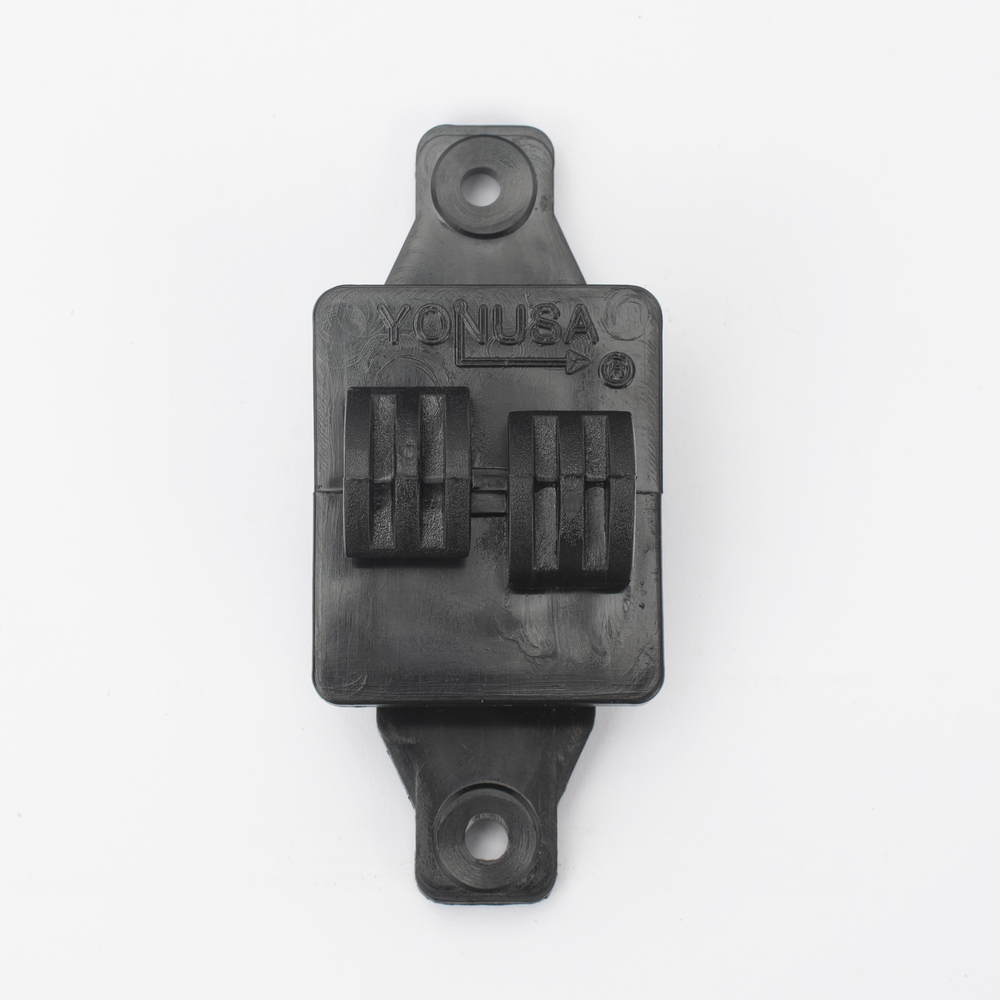 Aislador de Paso para cercos eléctricos, resistente al clima extremo.