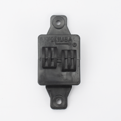 Aislador de Paso para cercos eléctricos, resistente al clima extremo.