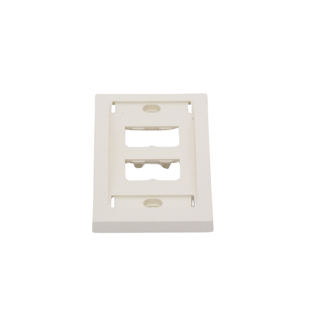 Placa de Pared Vertical Ejecutiva, Salida Para 4 Puertos Mini-Com, Con Espacios Para Etiquetas, Color Blanco Mate
