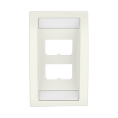 Placa de Pared Vertical Ejecutiva, Salida Para 4 Puertos Mini-Com, Con Espacios Para Etiquetas, Color Blanco Mate