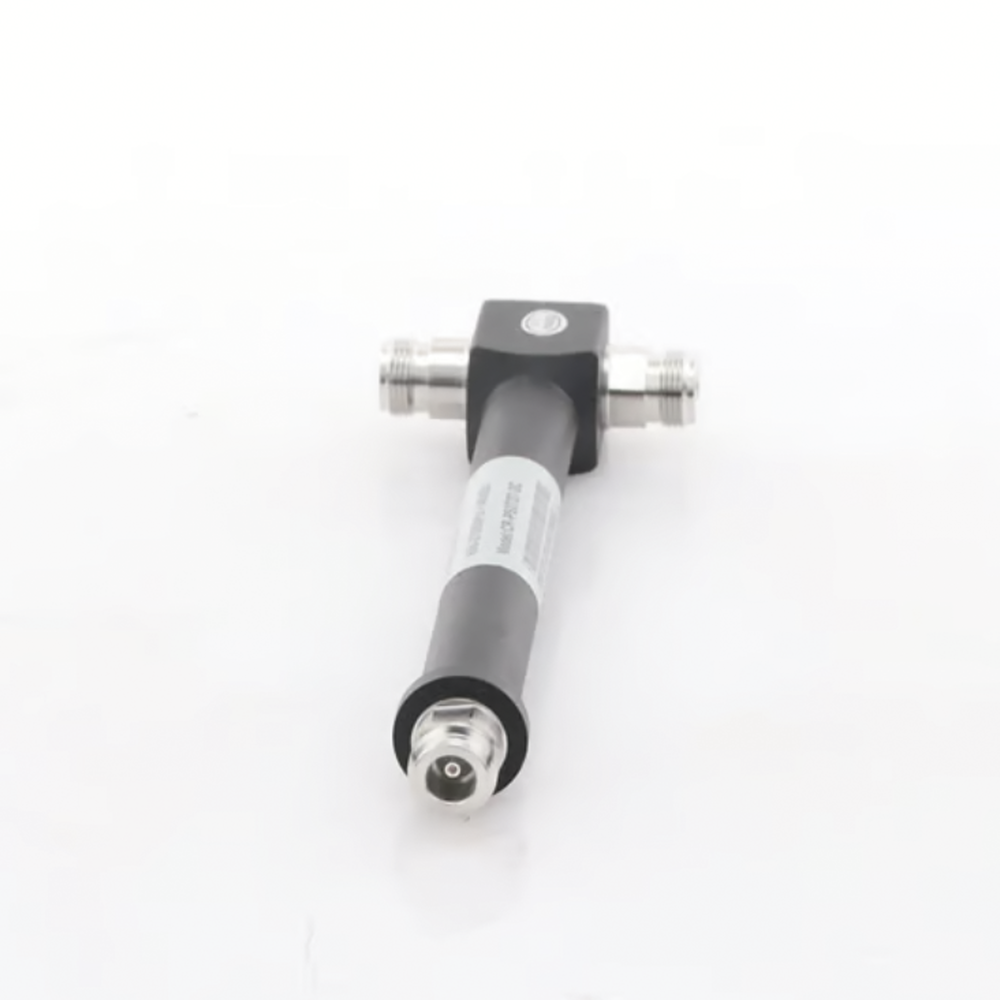 Divisor de Potencia de Dos Vías/ Splitter para distribuir la señal hacia dos antenas/  698-2700 MHz