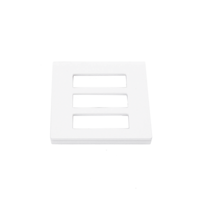Placa de pared 3 espacios, color blanco, para atenuador (dimmer), switch ó control remoto PICO inalámbrico.