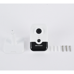 Cubo IP 4 Megapixel / Serie PRO / Lente 2.8 mm / 10 mts IR EXIR / PoE / Sensor PIR / H.265+ / Interior / Audio de Dos Vías / PoE / MicroSD / ONVIF