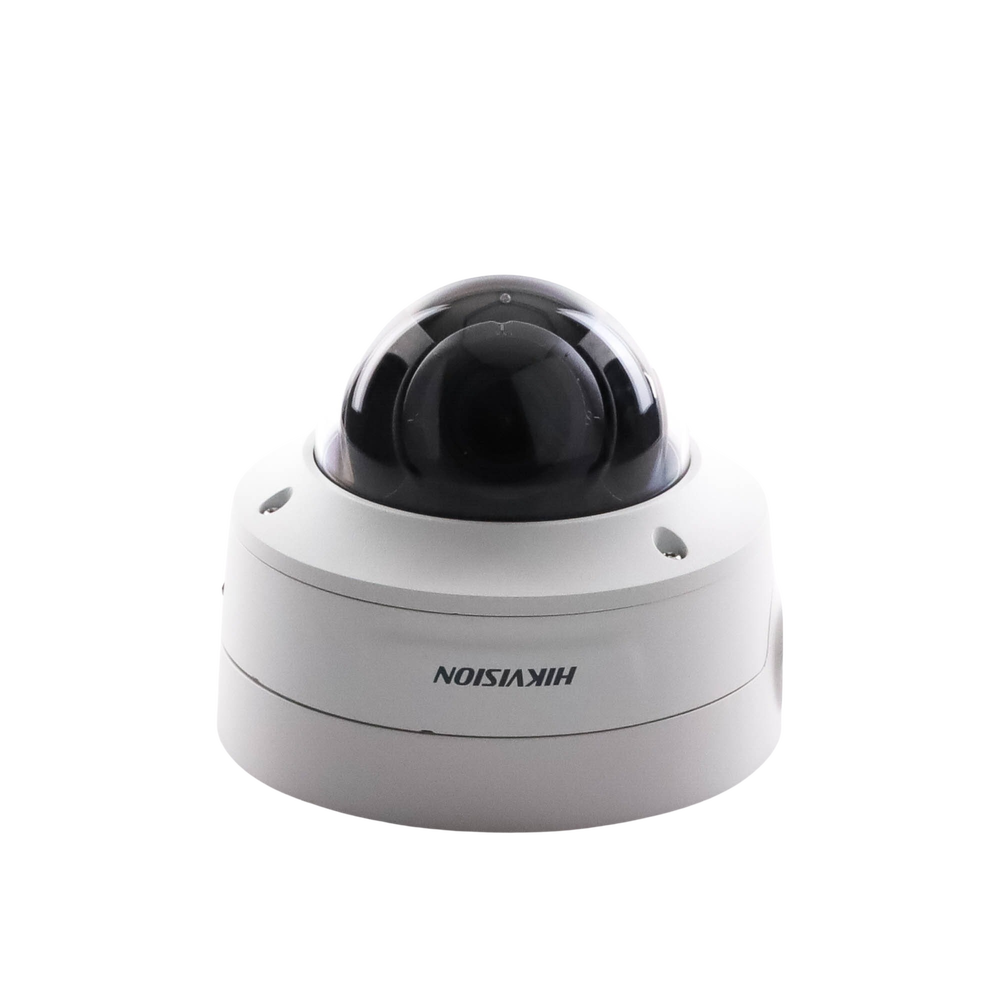 Domo IP 8 Megapixel (4K) / Lente Mot. 2.7 a 13.5 mm / 40 mts IR EXIR / Exterior IP66 / IK10 / DARKFIGHTER / Audio y Alarma I/O / PoE+ / ONVIF / Micro SD / 4 Analíticos: AcuSense, Deteccion Facial, Conteo de Personas por Cruce y Zona