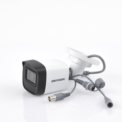 Bala TURBOHD 5 Megapixel / Lente 2.8 mm / 4 Tecnologías (TVI / AHD / CVI / CVBS) / 30 mts SMART IR EXIR / Exterior IP67 / dWDR / Metal