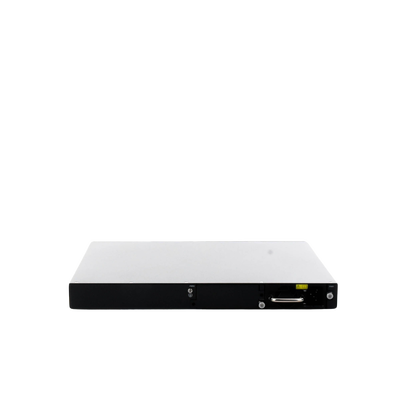 Switch Gigabit / Administrable Capa 3 / 24 puertos 10/100/1000 Mbps + 24 puertos SFP / 6 puertos SFP+ 10 G de Uplink.