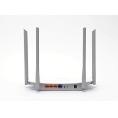 Router Inalámbrico ISP doble banda AC, 2.4 GHz y 5 GHz Hasta 1167 Mbps, 4 antenas externas omnidireccional, 3 Puertos LAN 10/100/1000 Mbps, 1 Puerto WAN 10/100/1000 Mbps