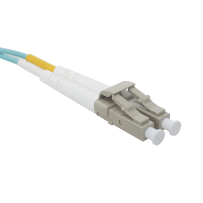 Jumper de Fibra Óptica Multimodo 50/125 XGLO OM3, LC-LC Duplex, OFNR, Color Aqua, 3 Metros