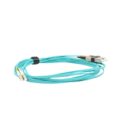 Jumper de Fibra Óptica Multimodo 50/125 XGLO OM3, LC-SC Duplex, OFNR, Color Aqua, 5 Metros