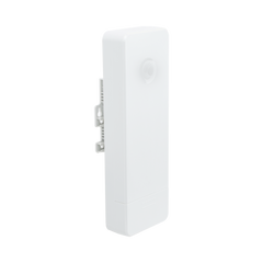Suscriptor ePMP Force 130 MIMO 2x2 / 28 dBm de potencia / Mejor desempeño en zonas altamente ruidosas / 5150-5970 MHz / Distancia de 3 km en PTMP / Antena integrada de 14 dBi (C050900C505A)