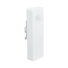 Suscriptor ePMP Force 130 MIMO 2x2 / 28 dBm de potencia / Mejor desempeño en zonas altamente ruidosas / 5150-5970 MHz / Distancia de 3 km en PTMP / Antena integrada de 14 dBi (C050900C505A)