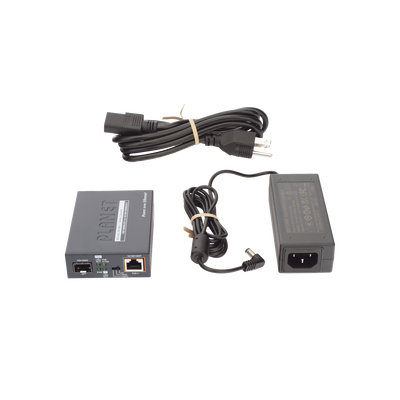 Convertidor de Medios PoE, 1 Puerto RJ45 Gigabit con Salida PoE 802.3af/at/bt (Hasta 60 W)/ 1 Puerto SFP 100/1000BASE-X