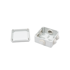 Caja de derivación de PVC Auto-extinguible con 6 entradas, tapa atornillada, 100x100x50 MM, (Medidas internas, mayor área permisible para e cable, Para exterior (IP55)