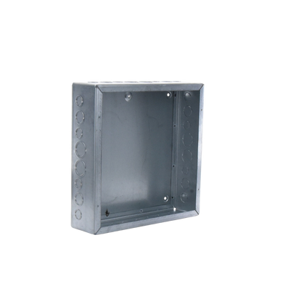 Caja Extra Grande 15"x15"x 4"/ Profundidad 4"/Entradas Laterales - Finales 4 Entradas de 1/2"- 3/4", 2 Entradas de 3/4" - 1" y 2 Entradas de 1"- 1 1/4"/ Incluye tapa / Incluye tapa.