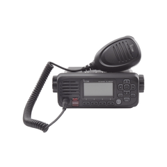 Radio Marina VHF / 25W Potencia TX / IPX7 Submersible 1m 30min / Display Full Dot-Matrix / Receptor DSC Clase D Dedicado / Micrófono HM-237B / NMEA 0183 / AquaQuake / Hecho en Japón