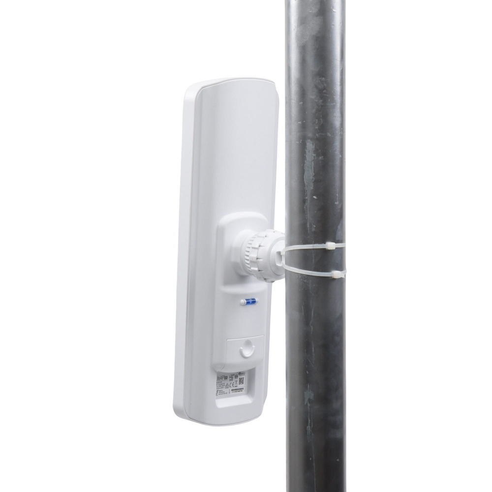 Estación Base 2x2 MIMO airMAX LiteAP AC hasta 450 Mbps, 5 GHz (5150 - 5875 MHz) con antena integrada de 17 dBi y cobertura de 90 grados con GPS Sync