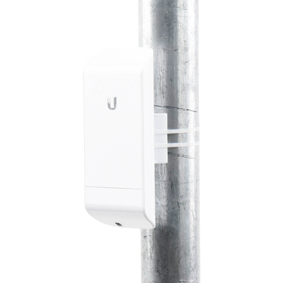 NanoStation airMAX locoM5 CPE,  hasta 150 Mbps, frecuencia 5 GHz (5170-5875 MHz) con antena integrada de 13 dBi