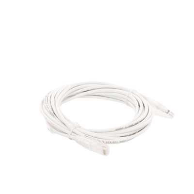 Cable de Parcheo Slim UTP Cat6A - 5 m Blanco, Diámetro Reducido (28 AWG)
