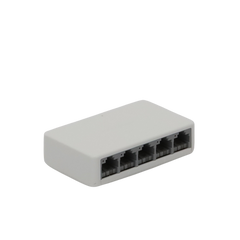 Switch NO Administrable / Para escritorio /  5 puertos 10/100 Mbps / Diseño Compacto / Plug and Play