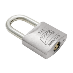 Candado Metálico de Gancho Corto / Llave PH-32 para 4 pernos de combinación / Cuenta con barreno para salida de agua.
