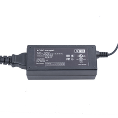 Adaptador de pared de 24 Vcc Regulado @ 3A / UL / Voltaje de Entrada de 100-240 Vca