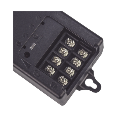 Fuente de Alimentación de 12 Vcc @ 5A / 4 Cámaras / FILTRO DE RUIDO ESPECIAL PARA CAMARAS 4K / Fusible Reseteable Inter Construido PTC / Protección Contra Sobre-Tensiones y Contra Cortocircuito / Recomendado para cámaras 4K.